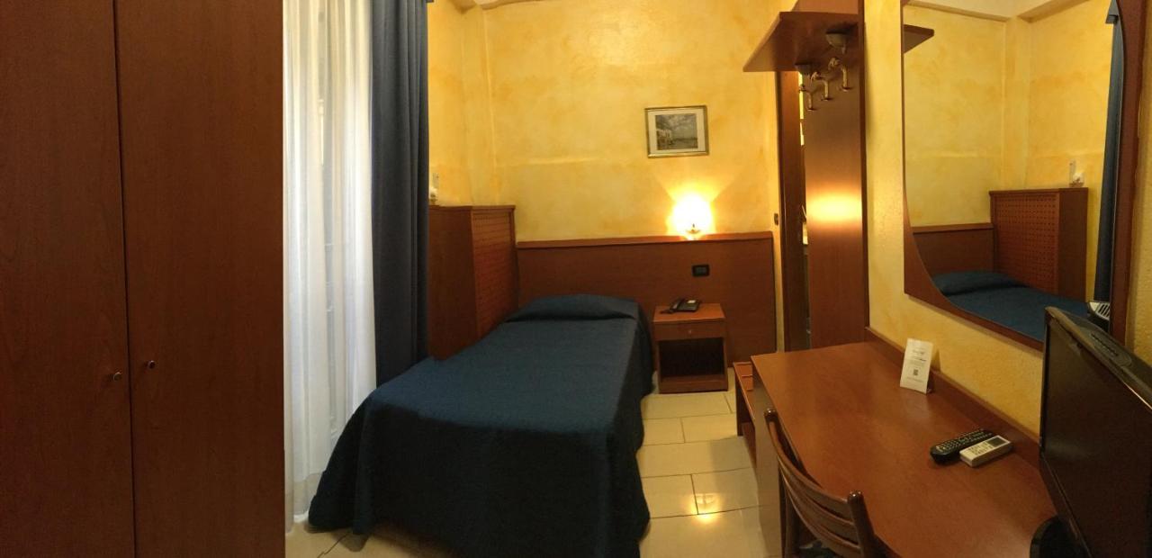 Camera Singola Standard con Bagno in Comune